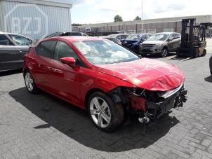 Seat Leon Épave (2020, Métallisé, Rouge)