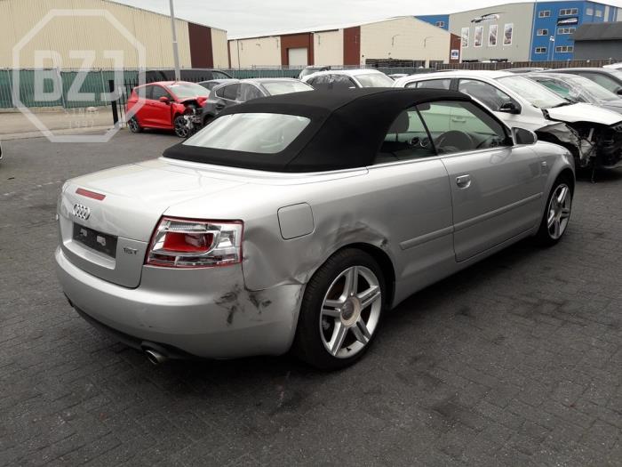 Audi A4 Cabrio 1.8 T 20V Épave (2008, Argenté)