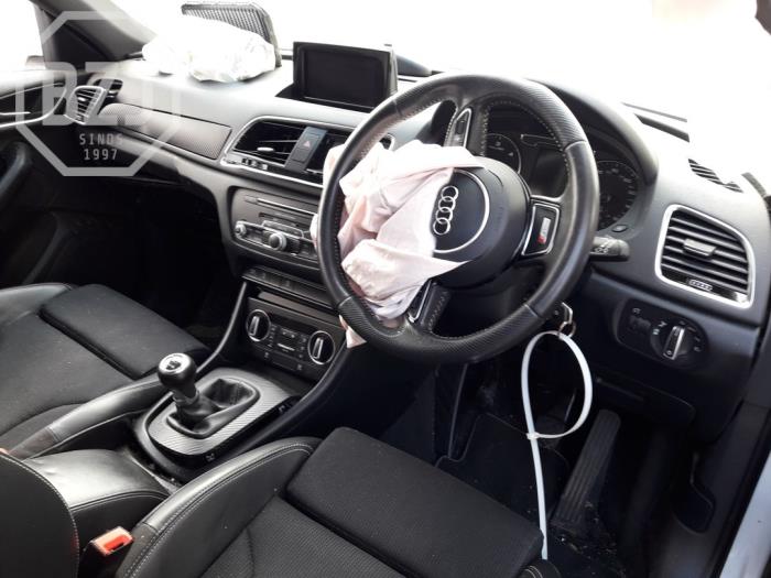 Audi Q3 2.0 TDI 16V 150 Quattro Samochód złomowany (2015, Bialy)