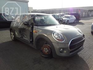 Mini Mini 1.5 12V Cooper D Épave (2018, Métallisé, Gris)