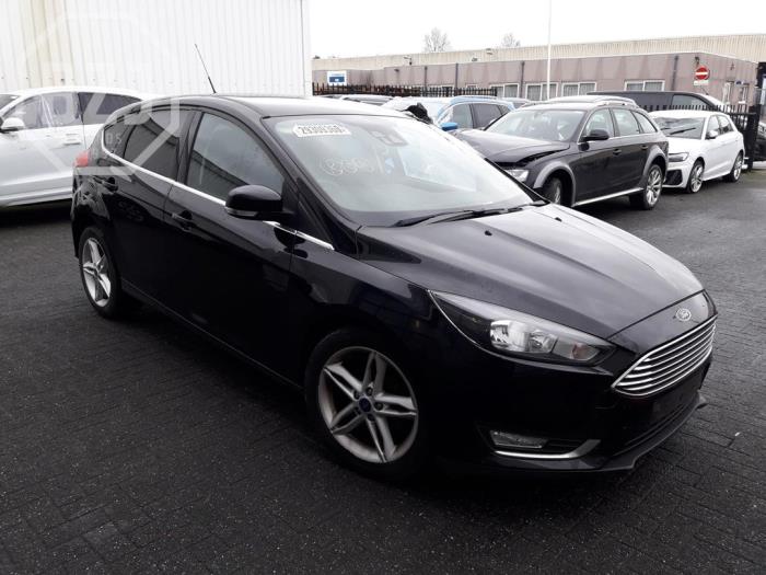 Ford Focus 3 1.0 Ti-VCT EcoBoost 12V 100 Épave (2016, Métallisé, Noir)