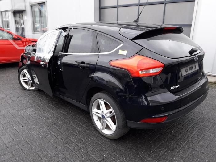 Ford Focus 3 1.0 Ti-VCT EcoBoost 12V 100 Épave (2016, Métallisé, Noir)