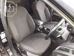 Ford Focus 3 1.0 Ti-VCT EcoBoost 12V 100 Épave (2016, Métallisé, Noir)