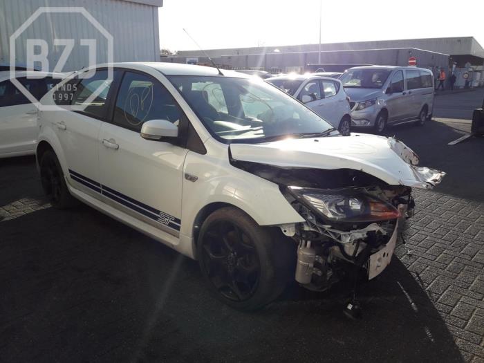Ford Focus 2 2.5 20V ST Épave (2010, Blanc)