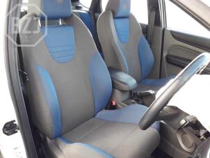 Ford Focus 2 2.5 20V ST Épave (2010, Blanc)