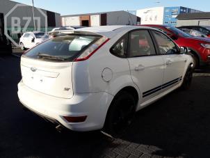 Ford Focus 2 2.5 20V ST Épave (2010, Blanc)