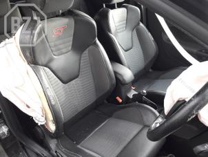 Ford Fiesta 6 1.6 ST 16V Épave (2017, Métallisé, Noir)