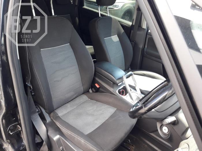 Ford Galaxy 2.0 TDCi 16V 140 Épave (2011, Métallisé, Noir)