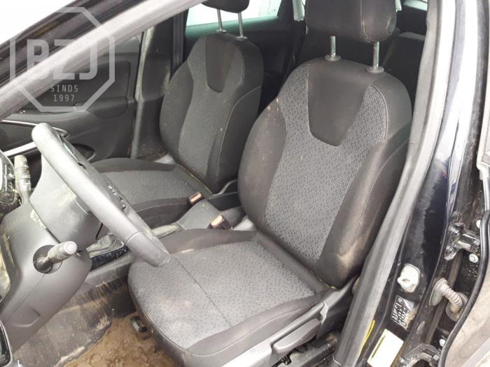 Opel Crossland 1.2 Turbo 12V Épave (2019, Métallisé, Bleu)