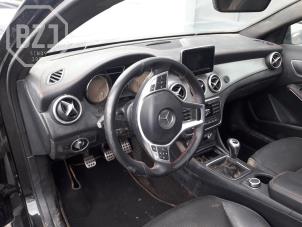 Mercedes GLA 2.2 200 CDI, d 16V Épave (2016, Métallisé, Noir)