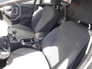 Ford Focus 3 Wagon 2.0 TDCi 16V 150 Épave (2016, Métallisé, Gris)
