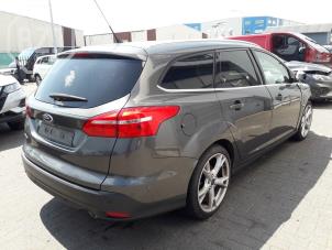 Ford Focus 3 Wagon 2.0 TDCi 16V 150 Épave (2016, Métallisé, Gris)