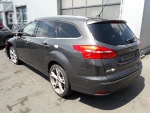 Ford Focus 3 Wagon 2.0 TDCi 16V 150 Épave (2016, Métallisé, Gris)
