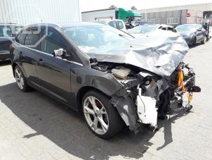 Ford Focus 3 Wagon 2.0 TDCi 16V 150 Épave (2016, Métallisé, Gris)
