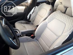 Renault Clio V 1.0 TCe 100 12V Épave (2021, Métallisé, Argenté)