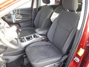 Ford Kuga II 1.5 EcoBoost 16V 120 Épave (2019, Métallisé, Rouge)