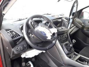 Ford Kuga II 1.5 EcoBoost 16V 120 Épave (2019, Métallisé, Rouge)