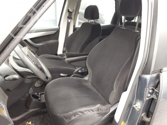 Citroen C4 Picasso 1.8 16V Épave (2007, Métallisé, Gris)