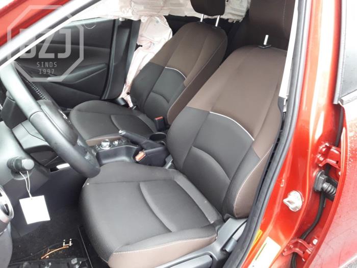 Mazda 2 1.5 SkyActiv-G 90 M Hybrid Épave (2021, Métallisé, Rouge)