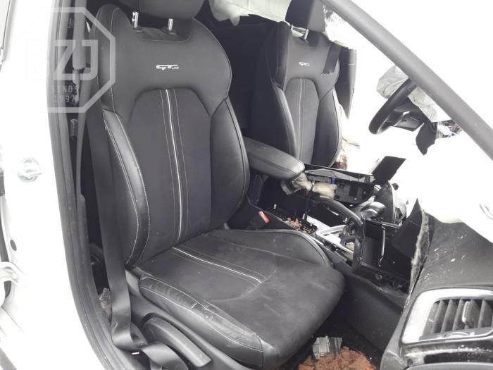 Kia Proceed 1.6 CRDi 16V Vehículo de desguace (2020, Metálico, Blanco)