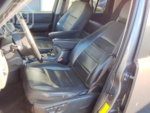 Landrover Discovery III 2.7 TD V6 Épave (2009, Métallisé, Gris)