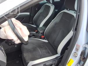 Seat Leon ST 2.0 TSI Cupra 280 16V Épave (2015, Métallisé, Blanc)