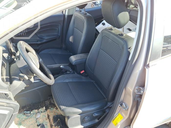 Ford EcoSport 1.0 EcoBoost 12V 125 Épave (2018, Métallisé, Champagne)