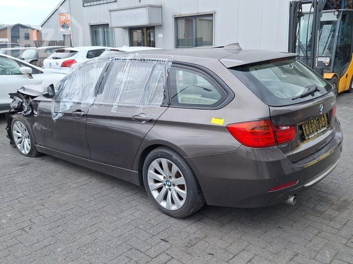 BMW 3 serie Touring 320d 2.0 16V Épave (2013, Métallisé, Brun)