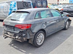 Audi A3 Sportback 1.0 TFSI 12V Samochód złomowany (2016, Metalik, Szary)