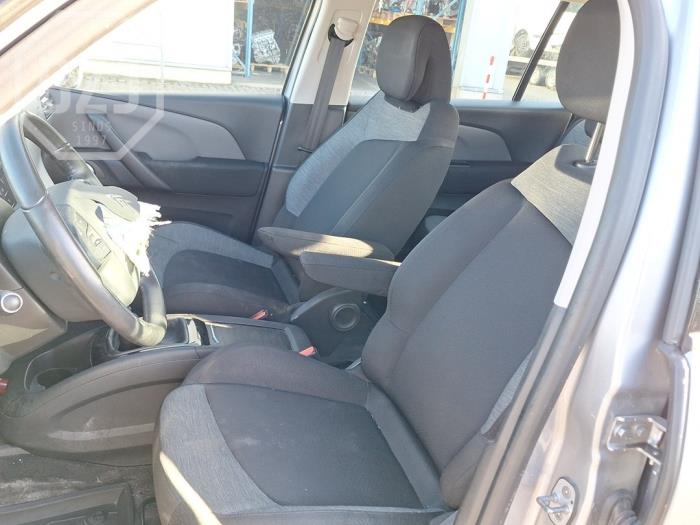 Citroen Grand C4 Spacetourer 1.2 12V PureTech 130 Samochód złomowany (2020, Metalik, Szary)