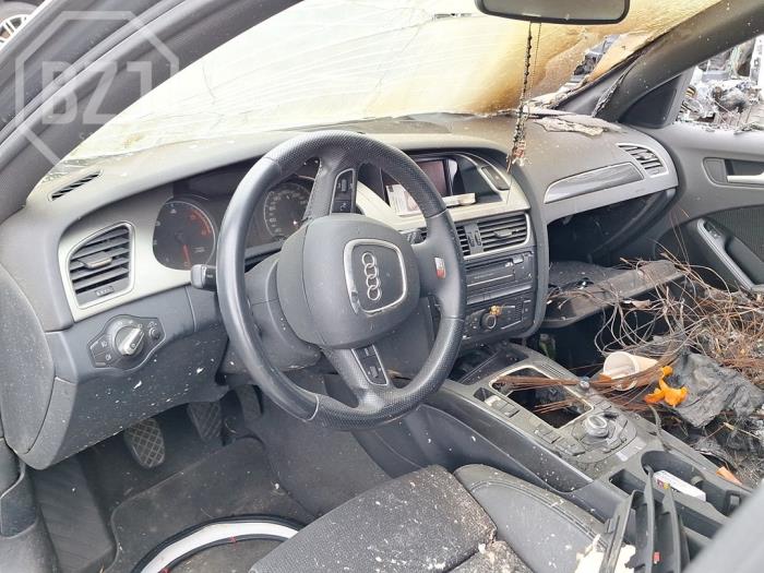 Audi A4 Avant 2.0 TDI 16V Vehículo de desguace (2012, Metálico, Gris)