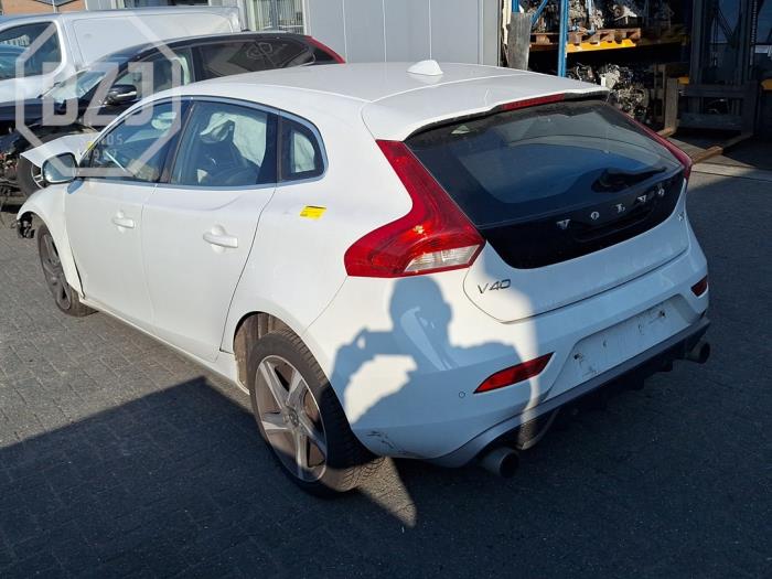 Volvo V40 1.6 T2 GTDi 16V Salvage vehicle (2014, White)