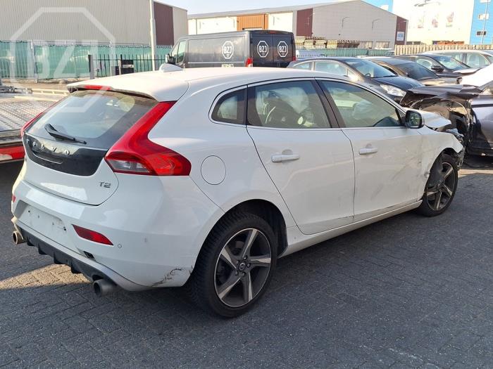 Volvo V40 1.6 T2 GTDi 16V Salvage vehicle (2014, White)