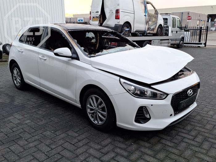Hyundai i30 1.0 T-GDI 12V Épave (2018, Blanc)