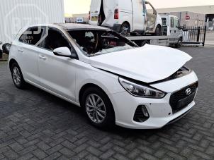 Hyundai i30 1.0 T-GDI 12V Épave (2018, Blanc)