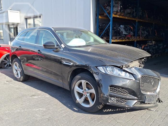 Jaguar F-Pace 2.0 Turbo 16V AWD Vehículo de desguace (2019, Negro)