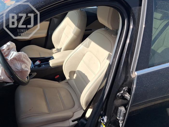 Jaguar F-Pace 2.0 Turbo 16V AWD Vehículo de desguace (2019, Negro)