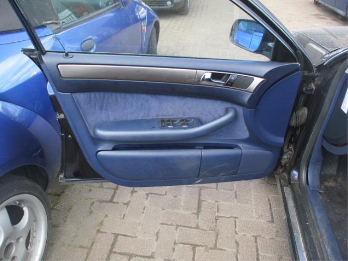 Audi A6 2.4 V6 30V Épave (1997, Bleu)