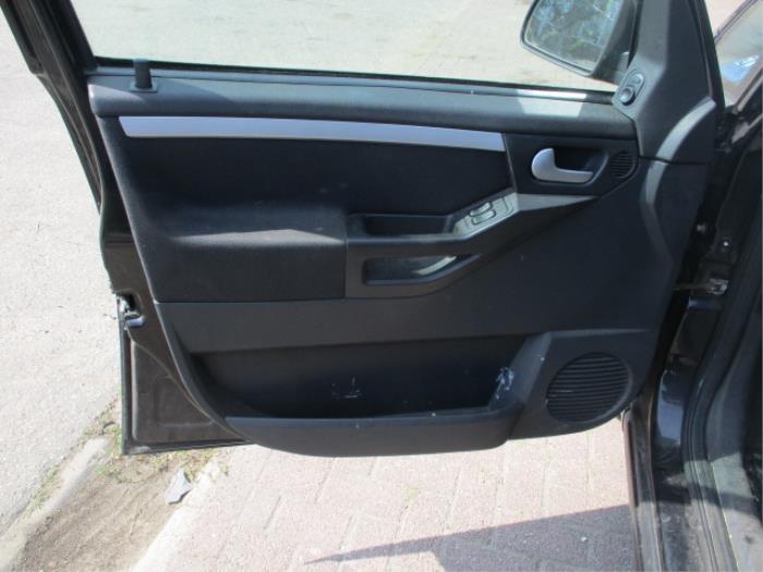 Opel Meriva 1.7 DTI 16V Samochód złomowany (2004, Czarny)