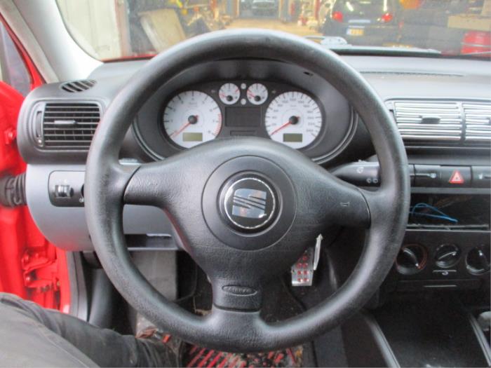 Seat Leon 1.6 Vehículo de desguace (2000, Rojo)