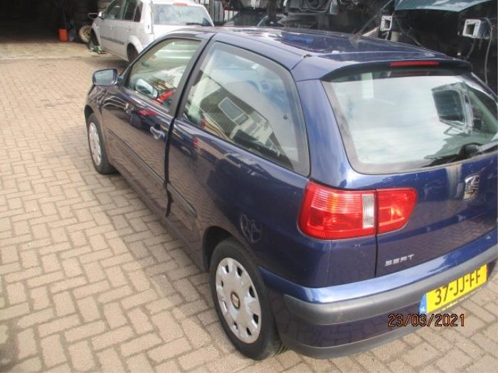 Seat Ibiza II 1.4 16V Salvage vehicle (2002, Blue)