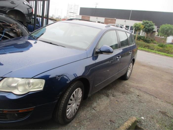 Volkswagen Passat Variant 2.0 TDI 140 Skrotfordon (2006, BLAUW)