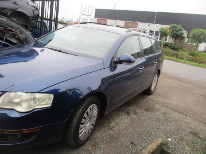 Volkswagen Passat Variant 2.0 TDI 140 Samochód złomowany (2006, Niebieski)