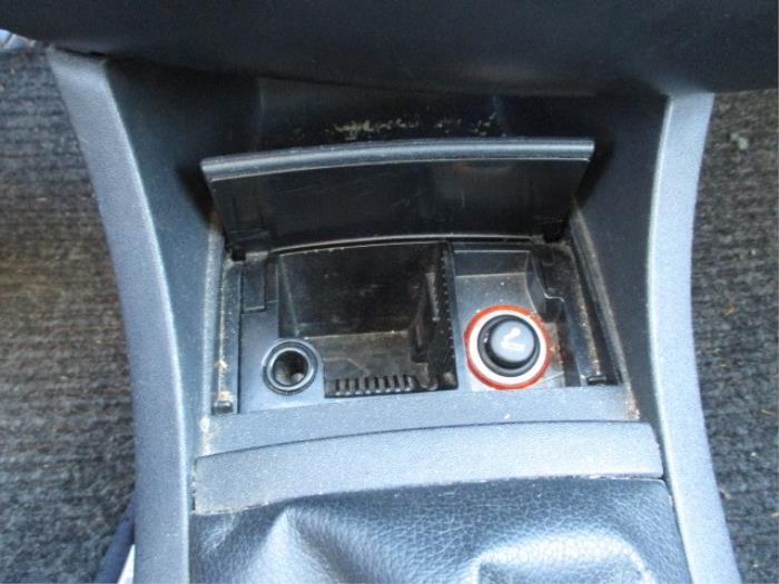 Seat Ibiza III 1.4 16V 75 Samochód złomowany (2003, Niebieski)