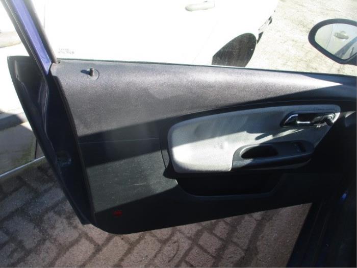 Seat Ibiza III 1.4 16V 75 Samochód złomowany (2003, Niebieski)