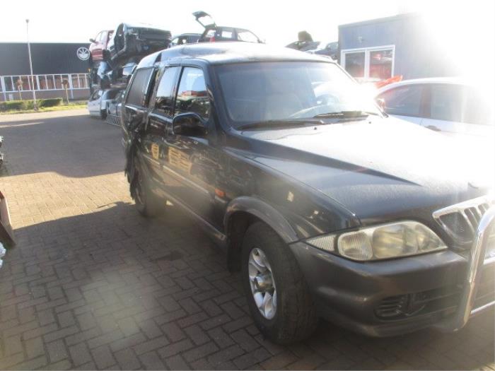 Ssang Yong Musso 2.9TD Salvage vehicle (2004, Black)