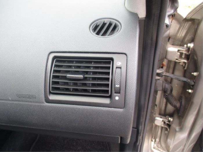 Ford Mondeo III Wagon 1.8 16V Samochód złomowany (2003, Szary)