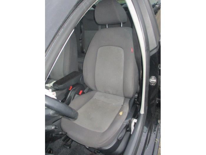 Seat Ibiza IV 1.2 TDI Ecomotive Schrottauto (2011, Schwarz)