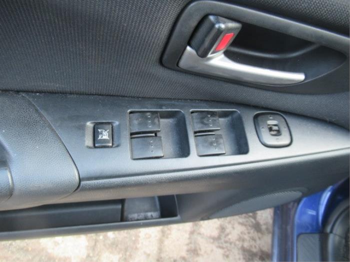 Mazda 3 Sport 1.6 CiTD 16V Épave (2005, Bleu)