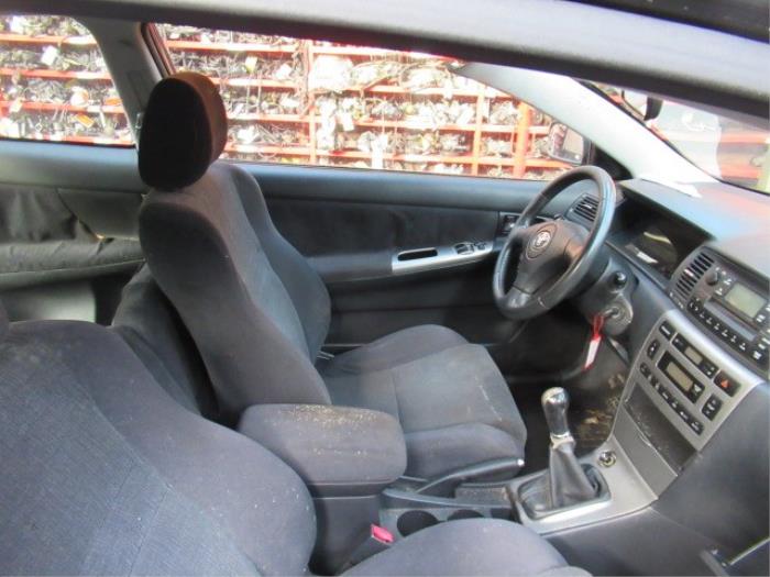 Toyota Corolla 2.0 D-4D 16V 110 Vehículo de desguace (2003, Negro)